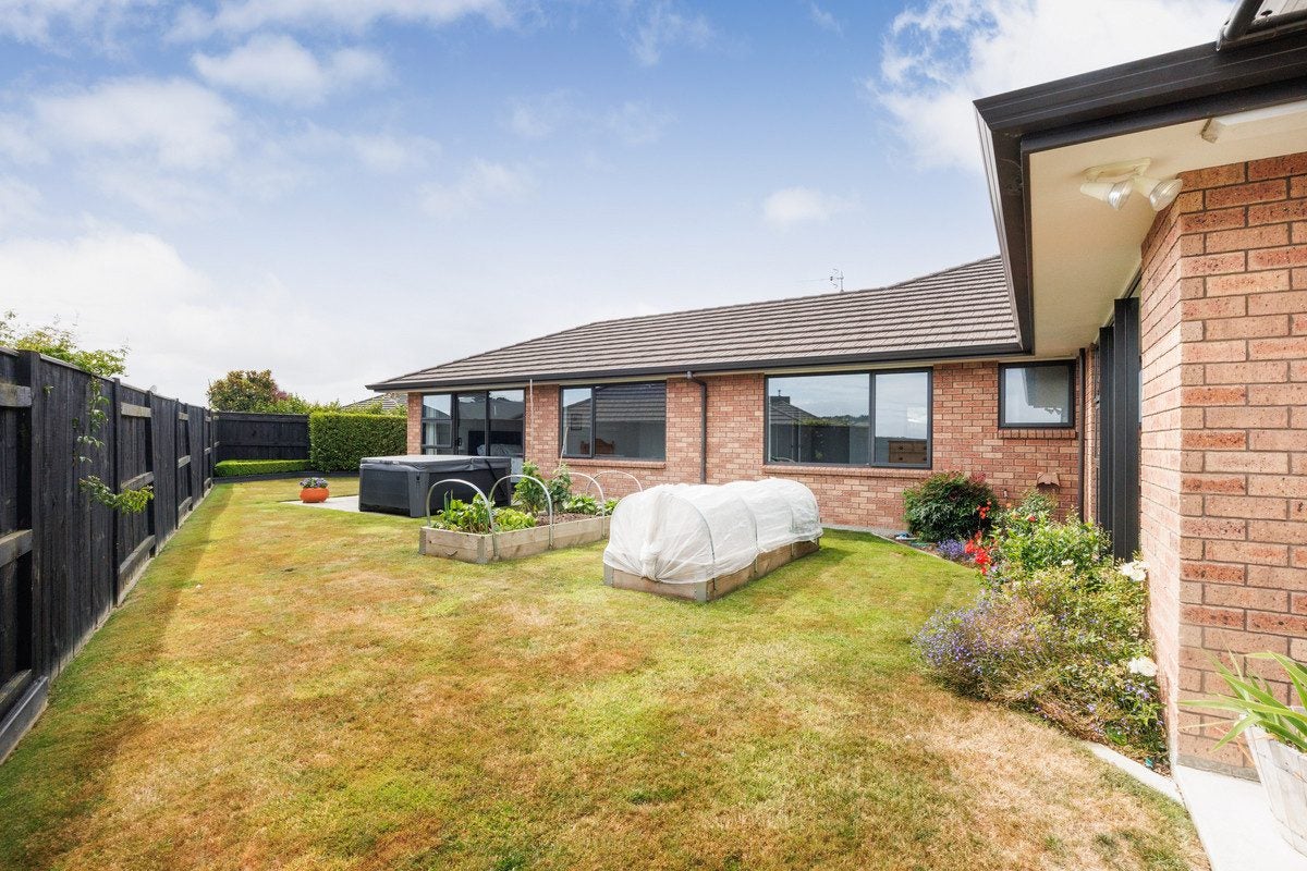 55 Rodeo Drive, Kelvin Grove, Palmerston North - Carousel 27