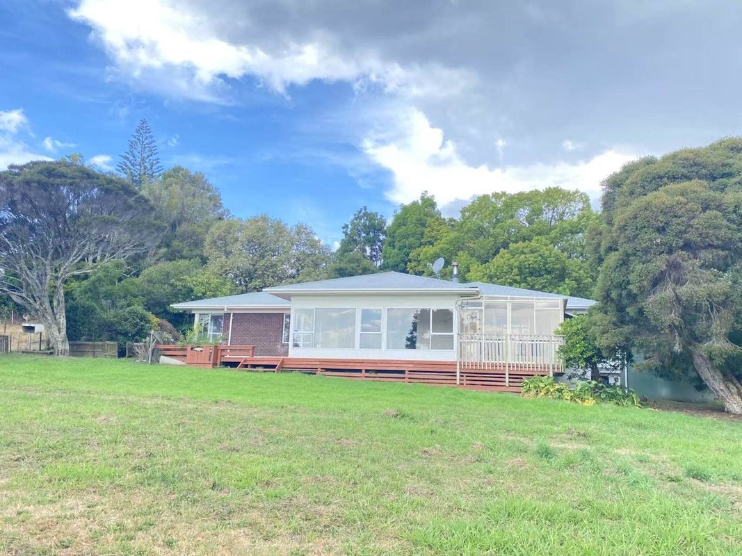 172 Point View Drive, East Tamaki Heights, Auckland - Carousel 2