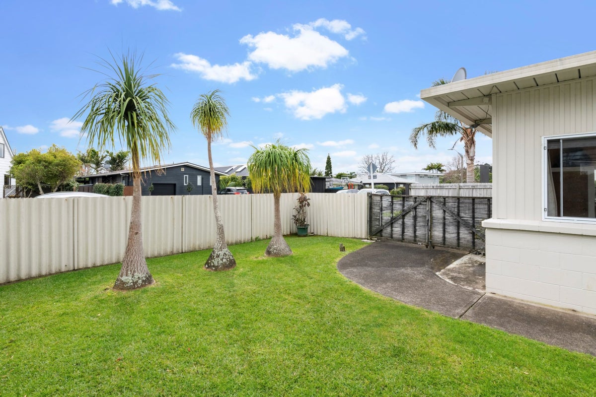 76 The Circle, Manly, Whangaparaoa - Carousel 2