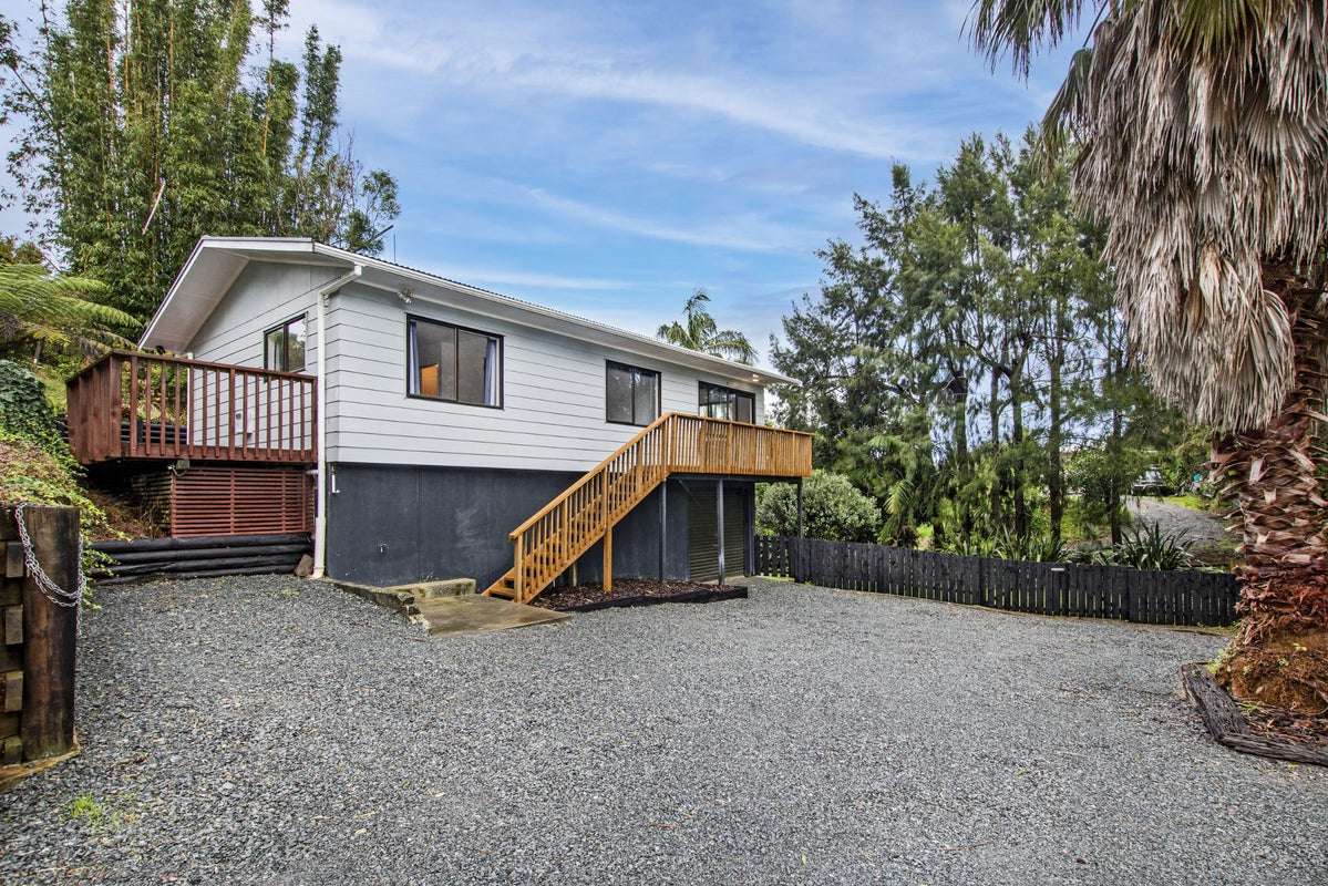 12D Commins Road, Onerahi, Whangarei - Carousel 1