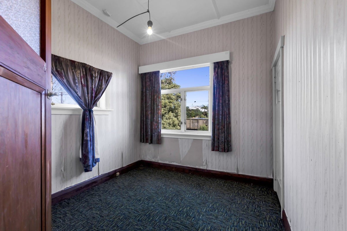 7 Kent Terrace, Midhirst, Stratford - Carousel 17