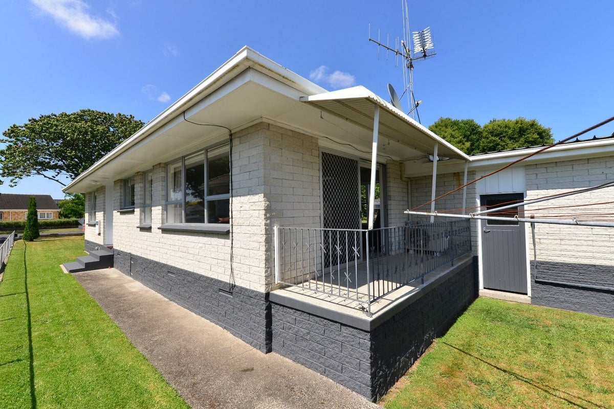 63A Clarkin Road, Fairfield, Hamilton - Carousel 2