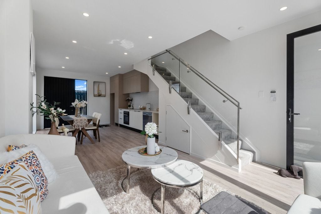 6/10 Hutchinsons Road, Bucklands Beach, Auckland - Carousel 1