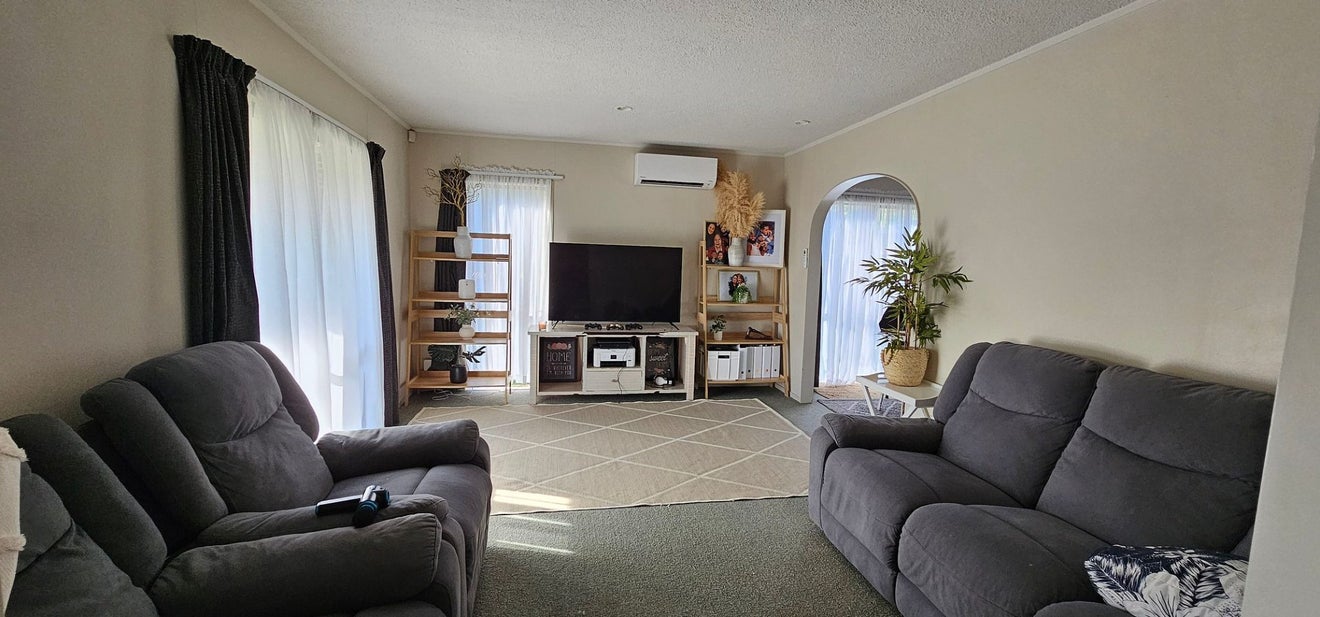 12 Ransom Smyth Drive, Goodwood Heights, Auckland - Carousel 1