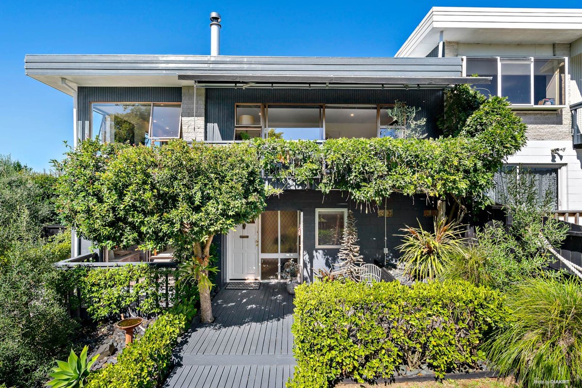 14A Himalaya Drive, Half Moon Bay, Auckland - Carousel 1