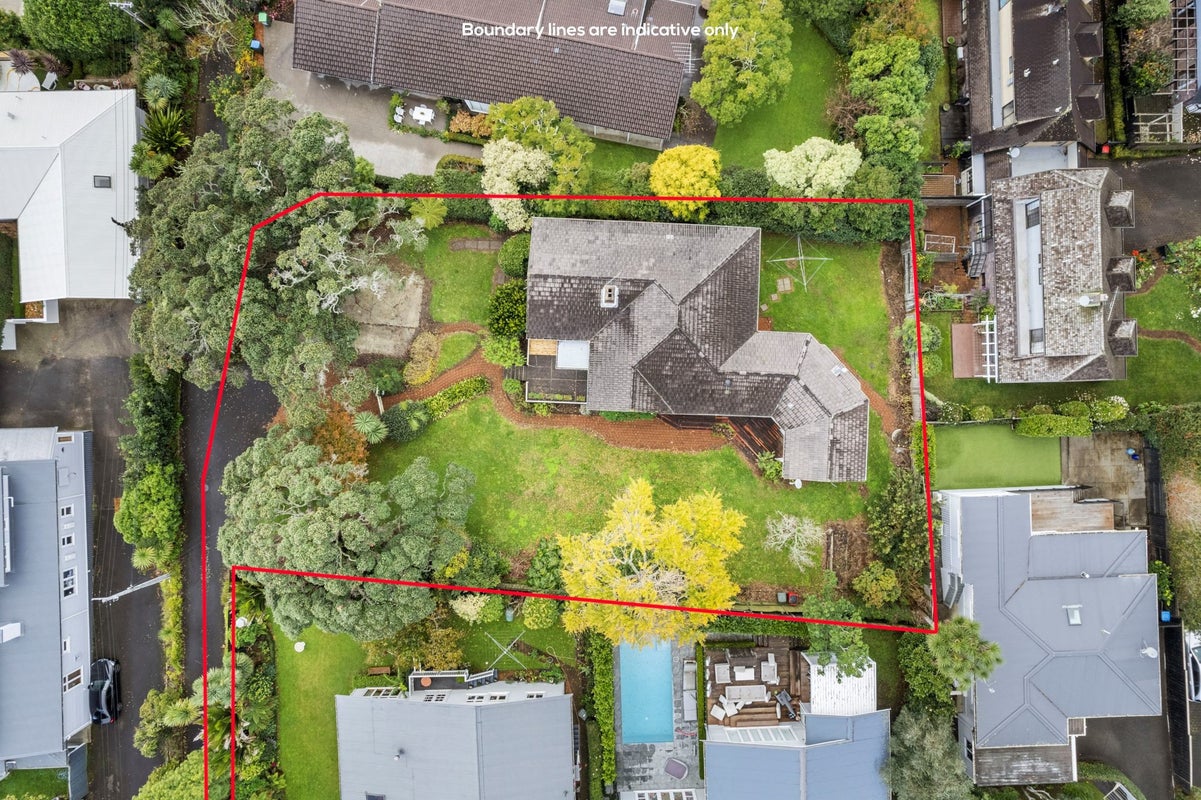 35 Waiatarua Road, Remuera, Auckland - Carousel 1