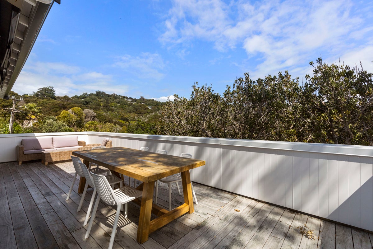 23 Victoria Road North, Onetangi, Waiheke Island - Carousel 2