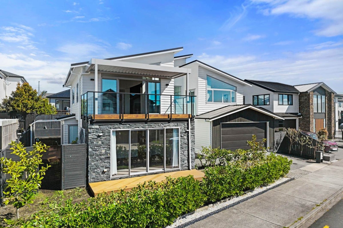 7 Tai Crescent, Hobsonville, Auckland - Carousel 1