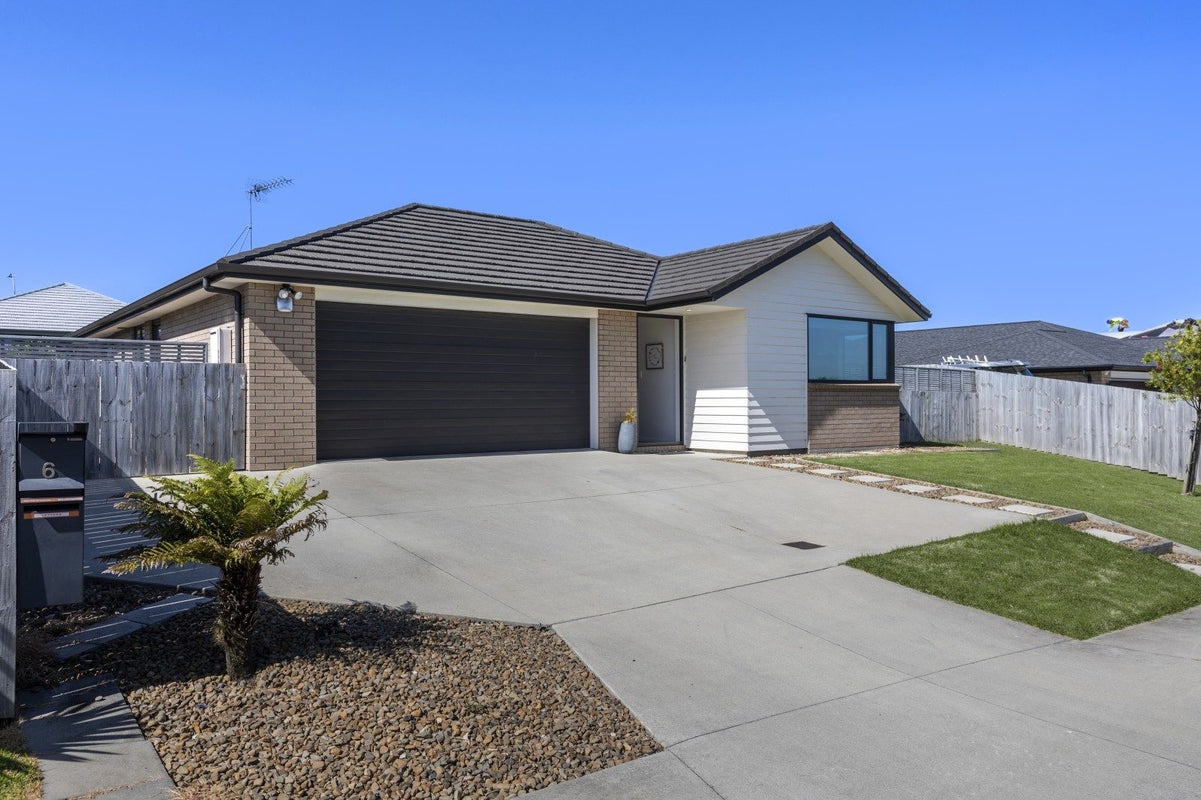 6 Opouatu AVE, Glenbrook, Glenbrook - Carousel 1