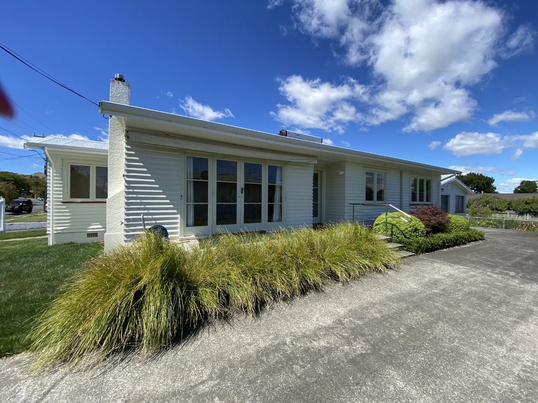 12 Palmerston Road, Havelock North, Havelock North - Carousel 2