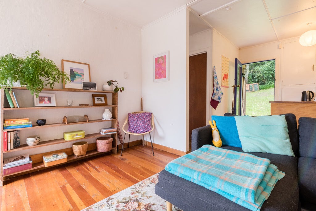 187 Victory Road, Laingholm, Auckland - Carousel 2