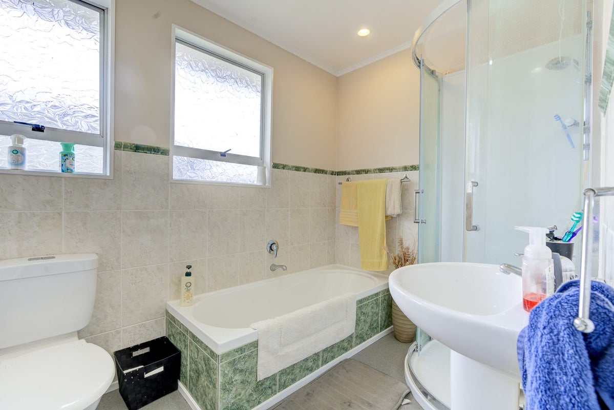 31 Splitt Avenue, Glenview, Hamilton - Carousel 17