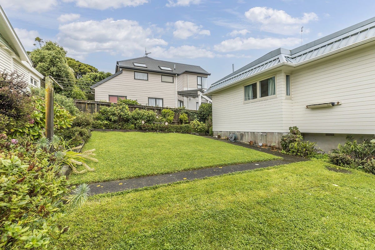 3B Spiers Street, Karori, Wellington - Carousel 2