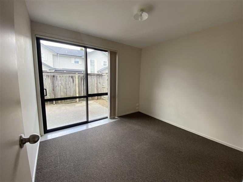 77 Carrington Avenue, Silverdale, Hamilton - Carousel 2