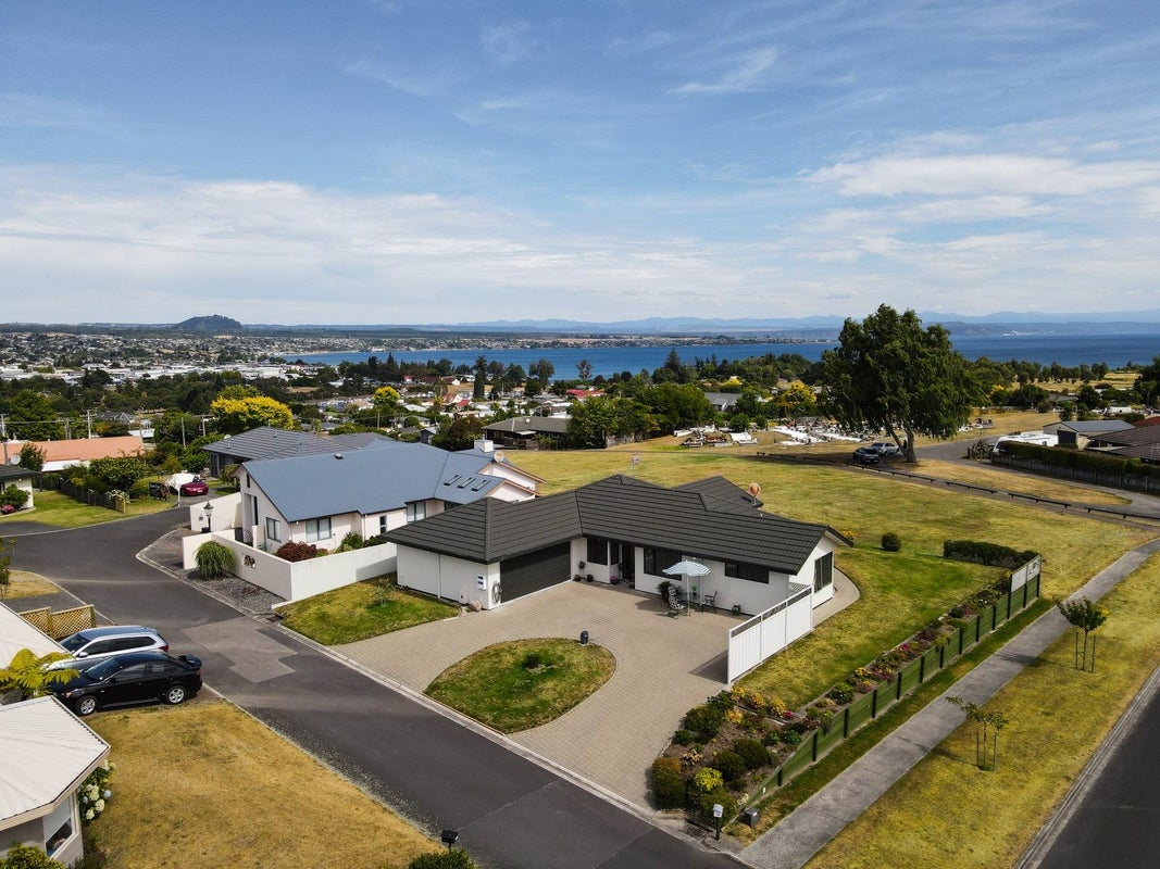 15 Whetu Place, Nukuhau, Taupo - Carousel 1