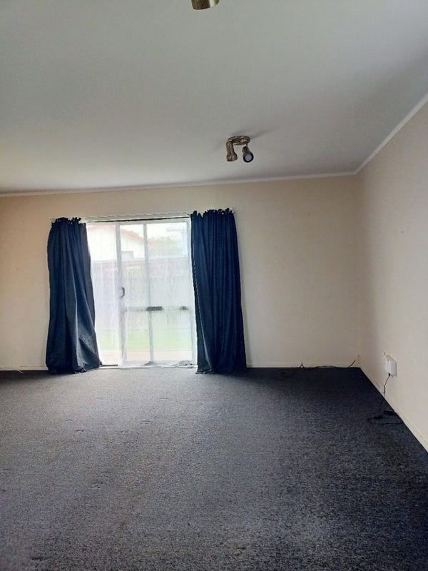 2/49 Templeton Place, Clendon Park, Auckland - Carousel 2