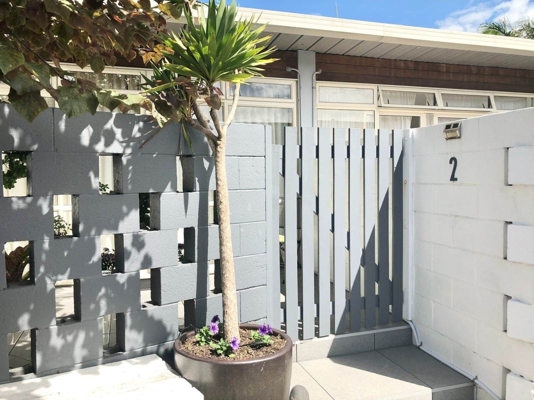 2/137 Jervois Road, Herne Bay, Auckland - Carousel 1