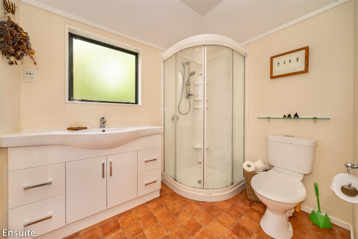 21 Elmslie Road, Pinehaven, Upper Hutt - Carousel 20