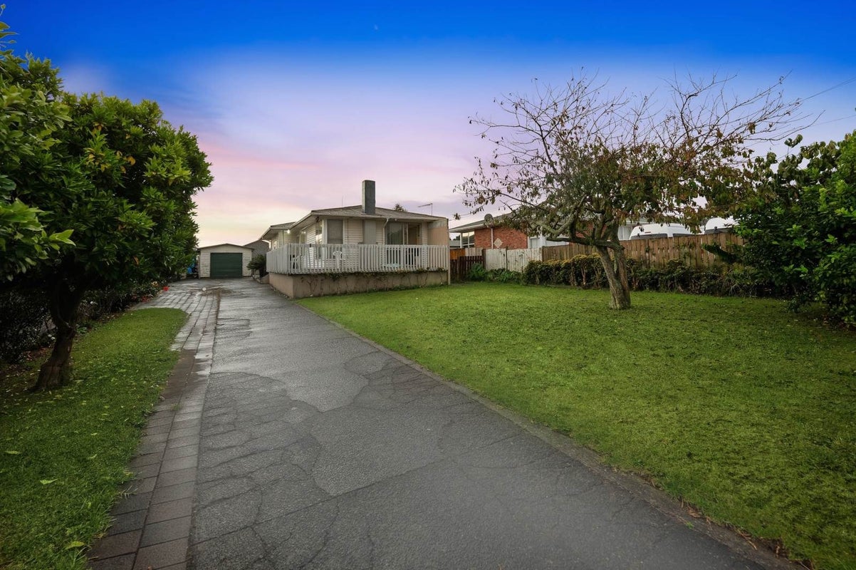 4 Plymouth Place, Papatoetoe, Auckland - Carousel 2
