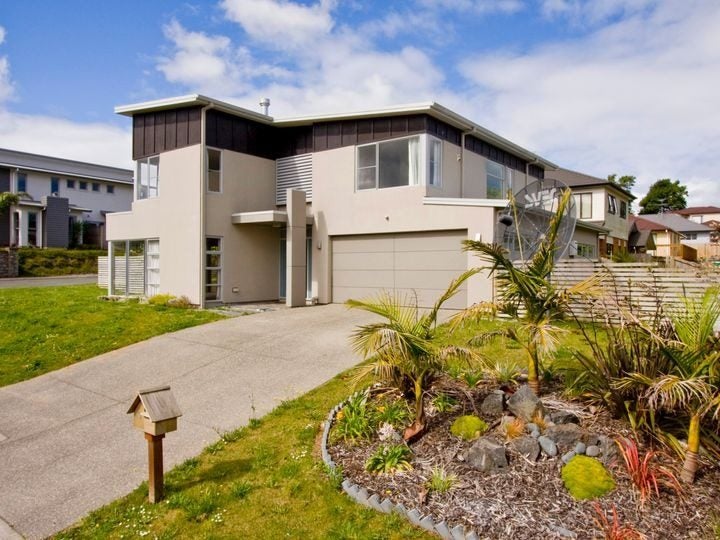 3 Harrowglen Drive, Northcross, Auckland - Carousel 1