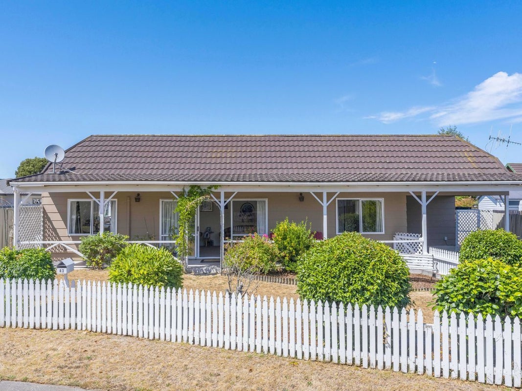 43 Arthur Crescent, Hilltop, Taupo - Carousel 1