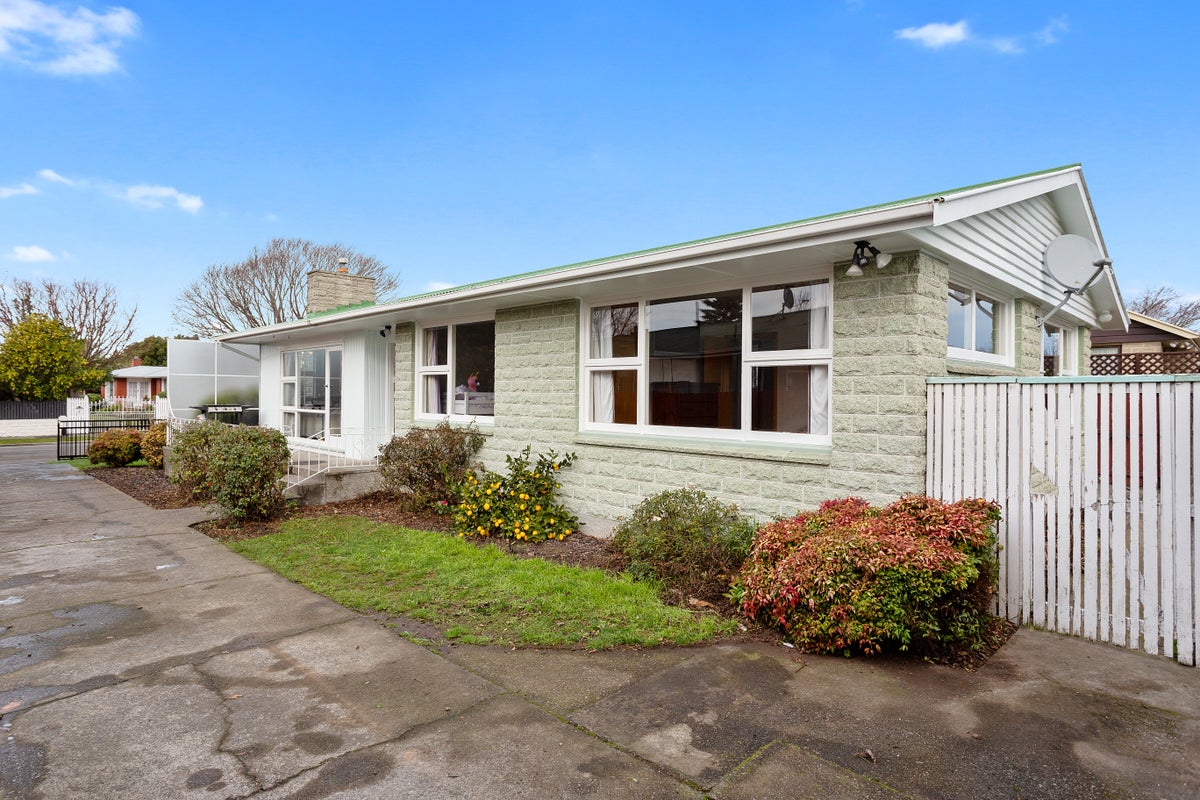 6 Mirfield Place, Russley, Christchurch - Carousel 1