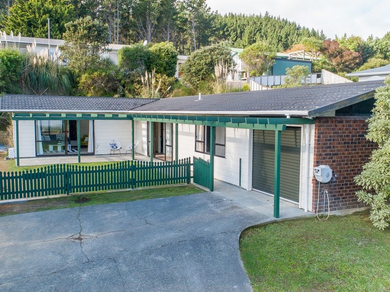 20 Apple Terrace, Ranui, Porirua - Carousel 1