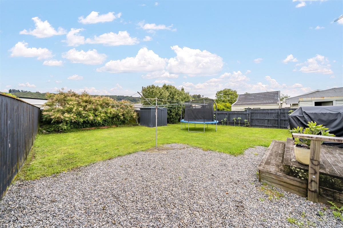 12 Benge Crescent, Clouston Park, Upper Hutt - Carousel 2