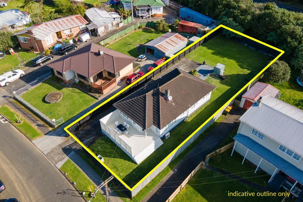 33 Sandbrook Avenue, Otara, Auckland - Carousel 1