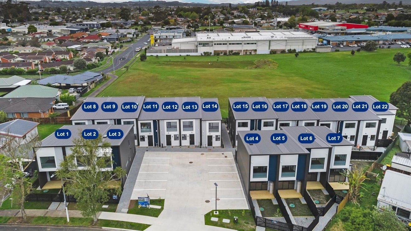 22/17 Barneys Farm Road, Clendon Park, Auckland - Carousel 1