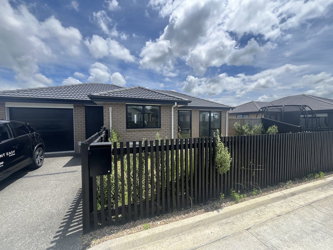 8/3 North Ridge Drive, Rototuna North, Hamilton - Carousel 1