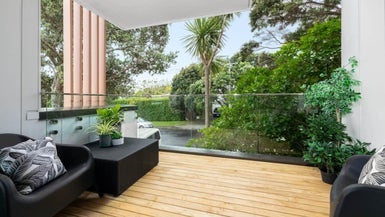 2/6 Harrison Avenue, Belmont, Auckland - Carousel 1