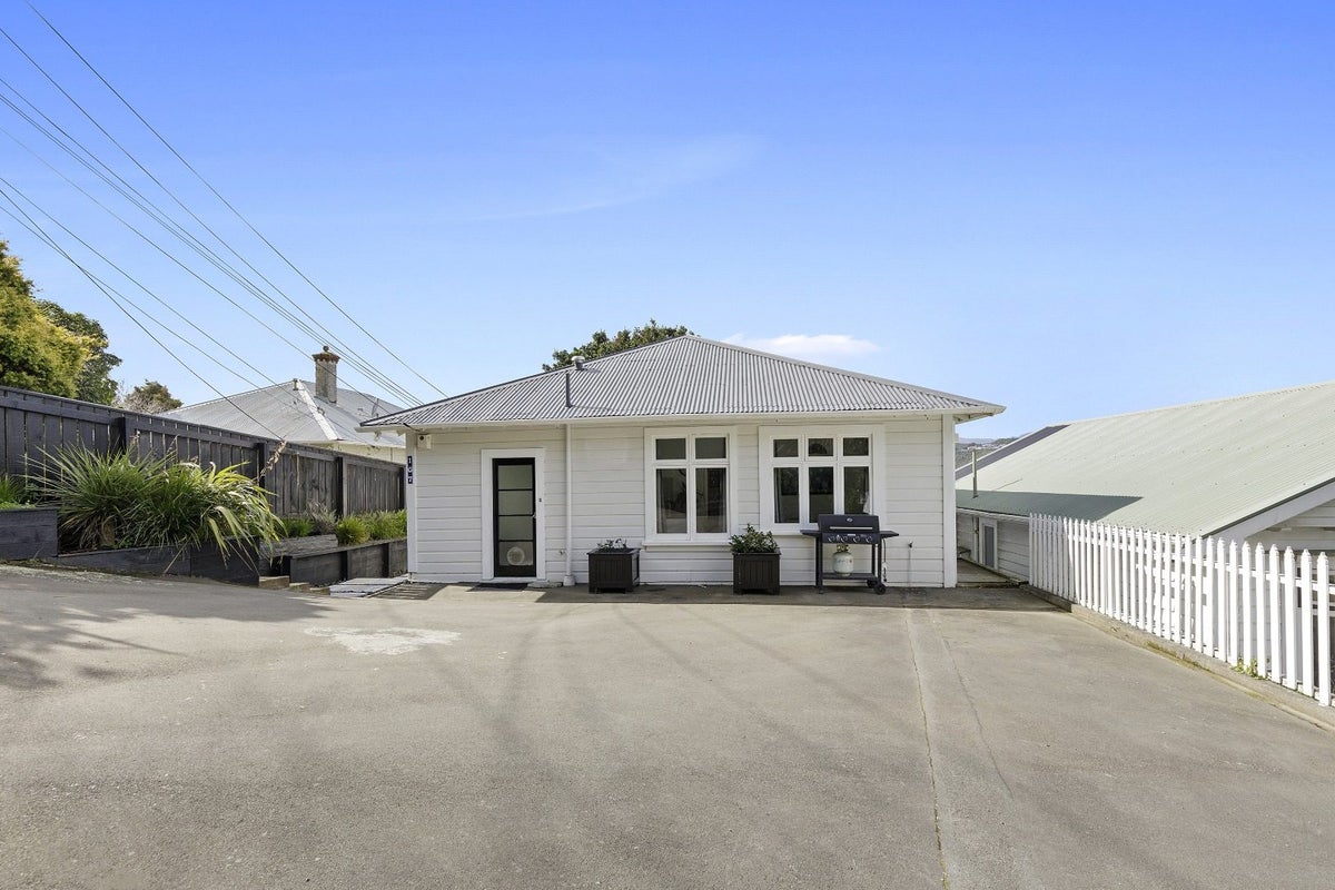 167 Sutherland Road, Lyall Bay, Wellington - Carousel 1
