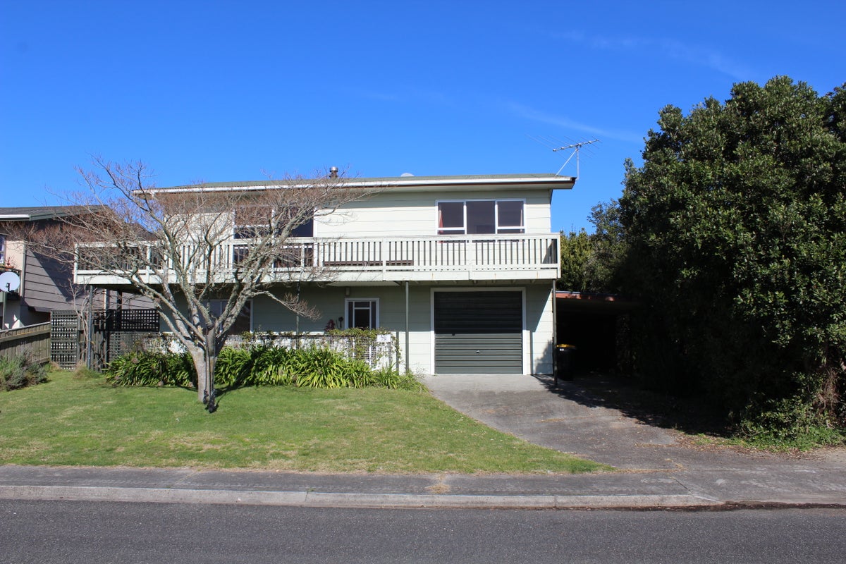 79 Selwyn Street, Pohara - Carousel 1