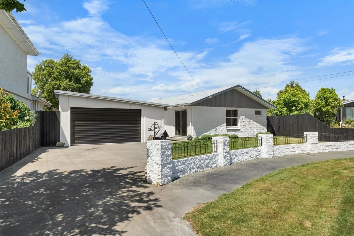 5 Shirldale Place, Avonhead, Christchurch - Carousel 1