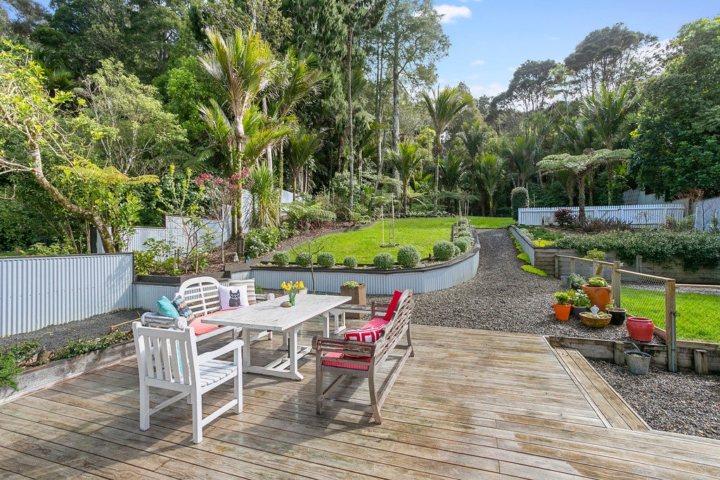 12 Ngaio Road, Titirangi, Auckland - Carousel 2