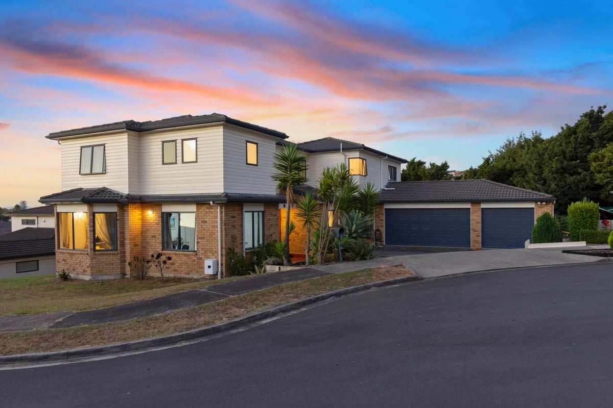 2 Alcove Place, Totara Heights, Auckland - Carousel 1