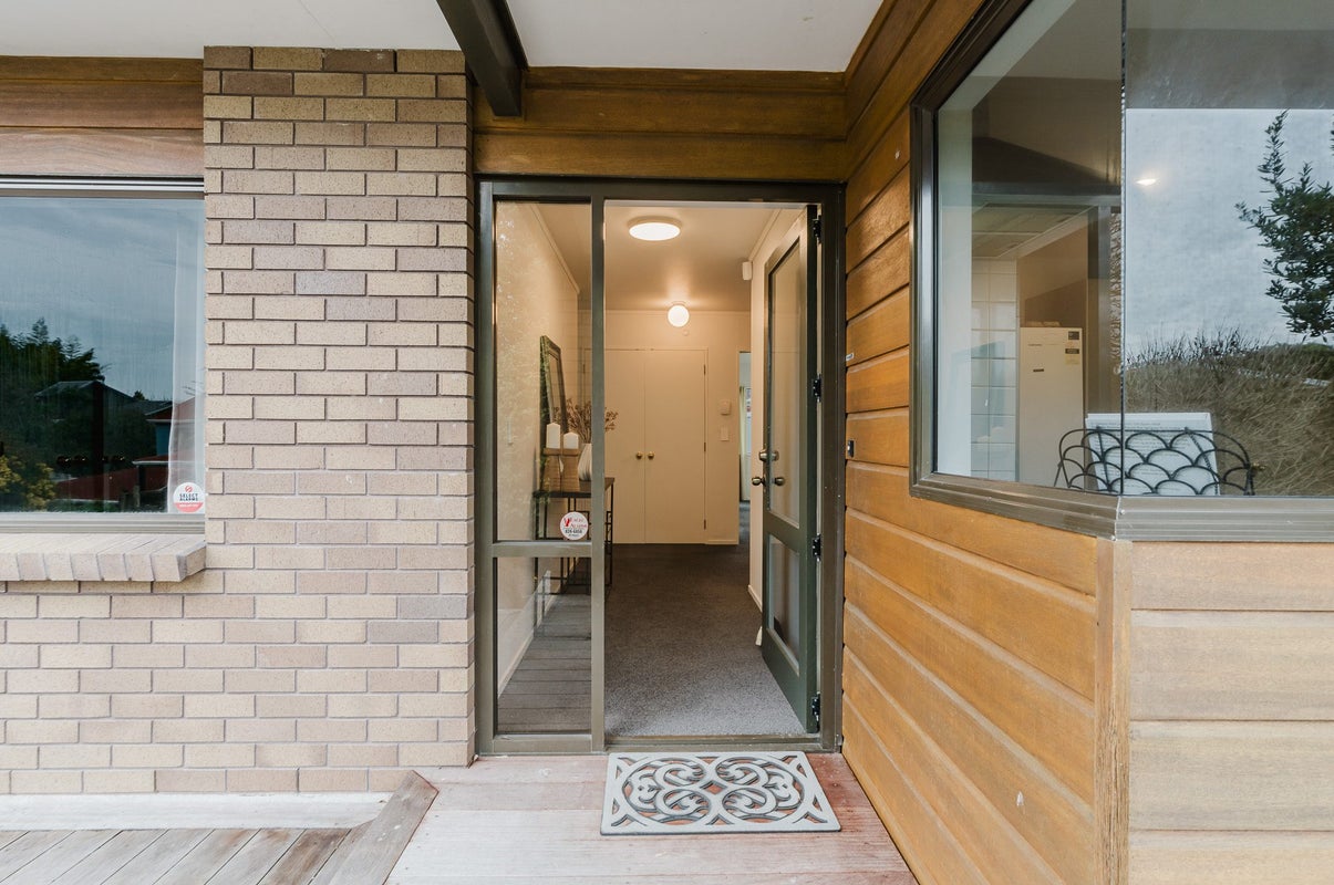 73 Glen Lynne Avenue, Queenwood, Hamilton - Carousel 2