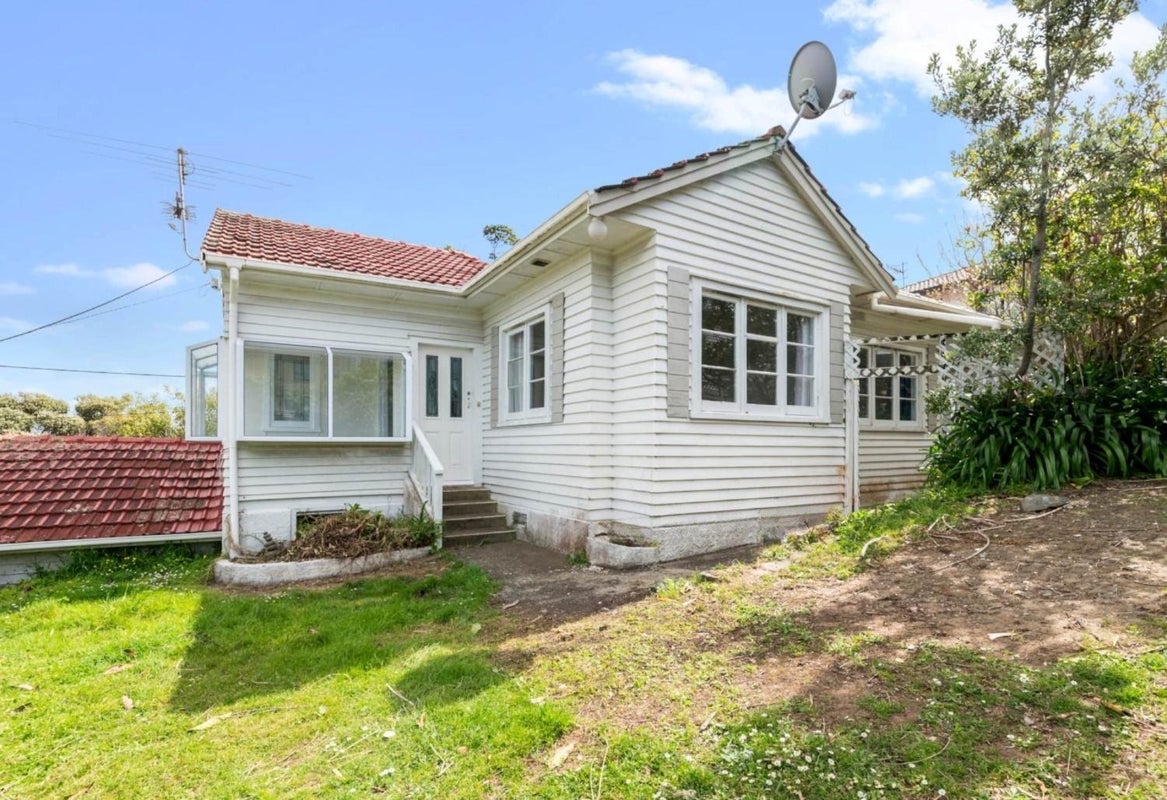 43 Bracken Avenue, Takapuna, Auckland - Carousel 1