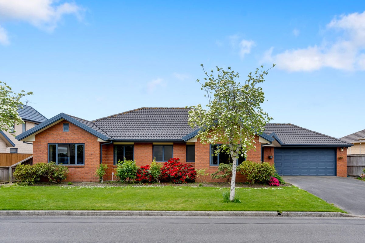 17 Stableford Green, Burnside, Christchurch - Carousel 1