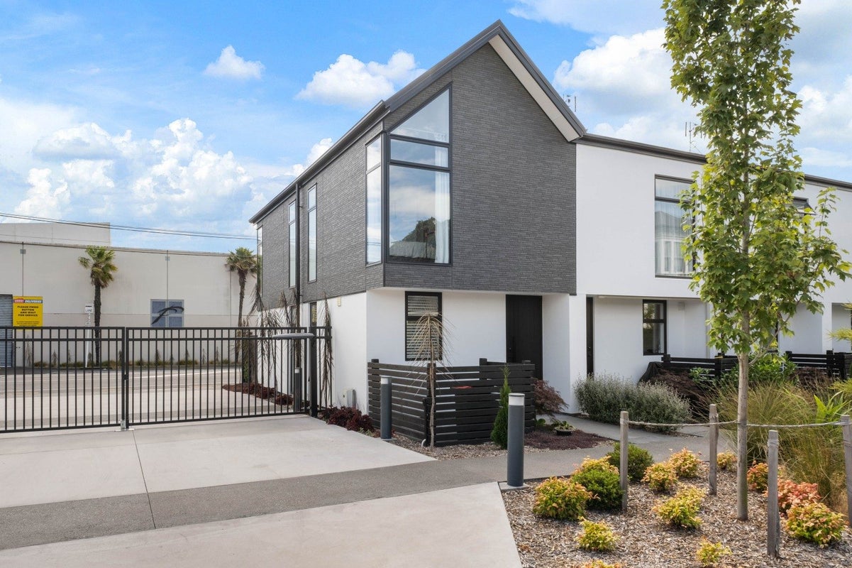1/18 New Brighton Road, Shirley, Christchurch - Carousel 18