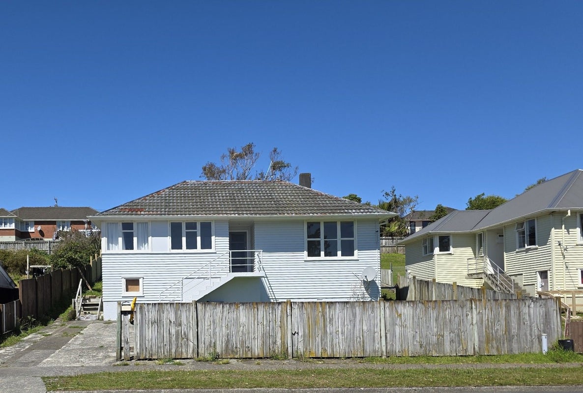 42 Warspite Avenue, Cannons Creek, Porirua - Carousel 10