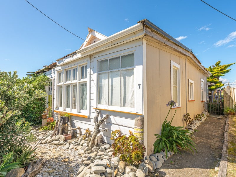 7 Seafront Road, Castlecliff, Whanganui - Carousel 1