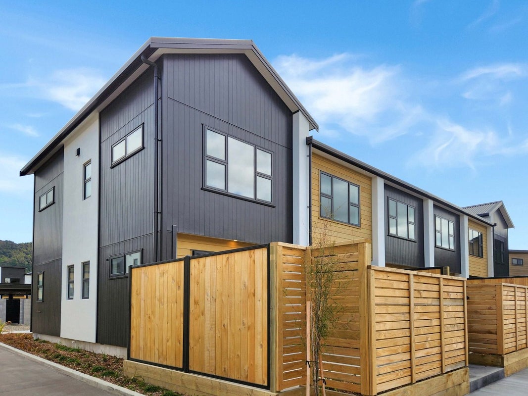 14 Te Ara o Ralph Olsen, Wainuiomata, Lower Hutt - Carousel 12