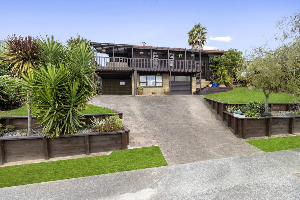 109 Amanda Avenue, Dinsdale, Hamilton - Carousel 1