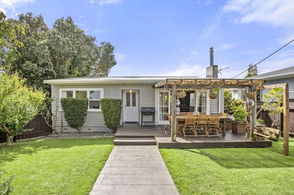 1/49 Aeroview Drive, Beach Haven, Auckland - Carousel 1