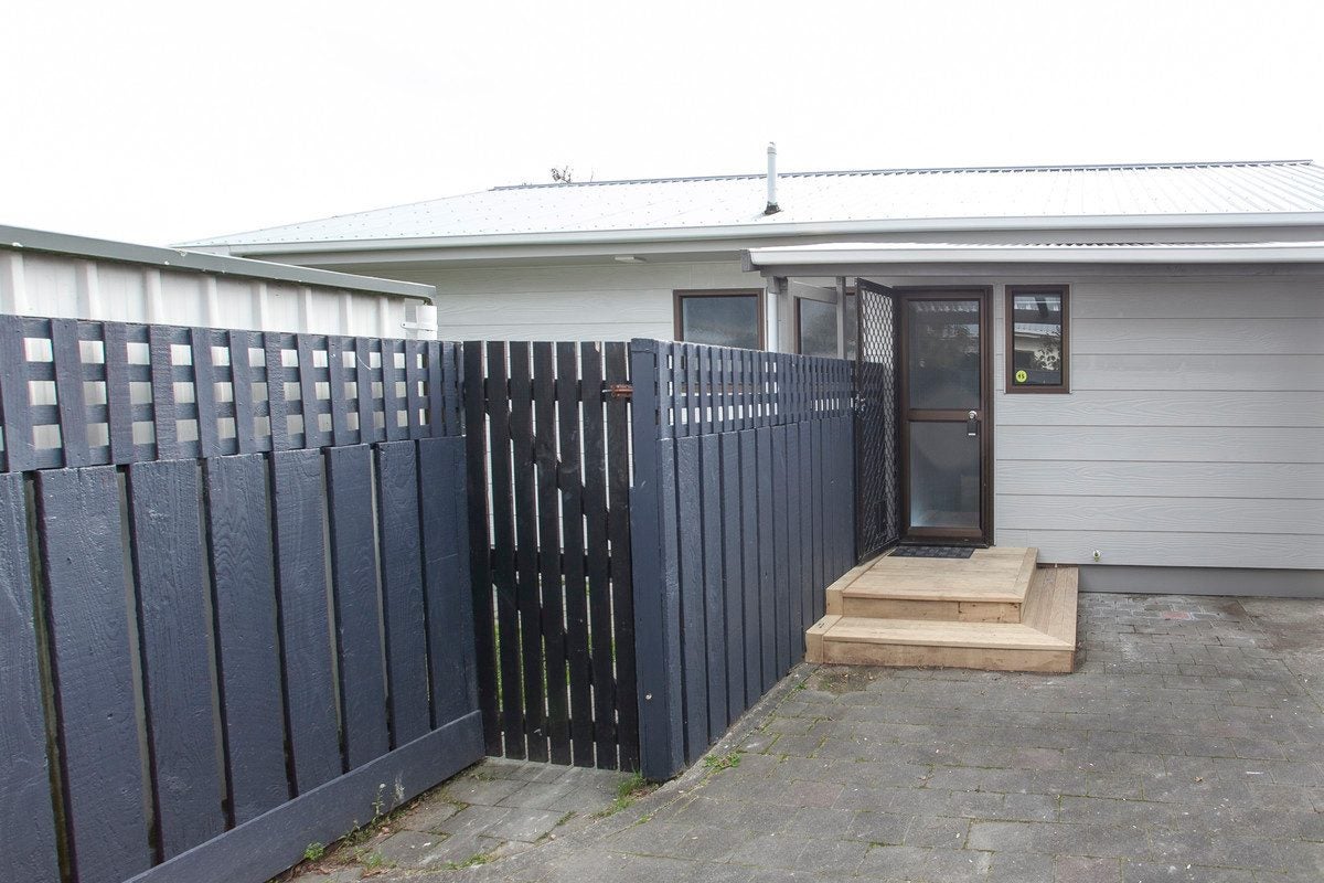 62 Benmore Avenue, Cloverlea, Palmerston North - Carousel 18