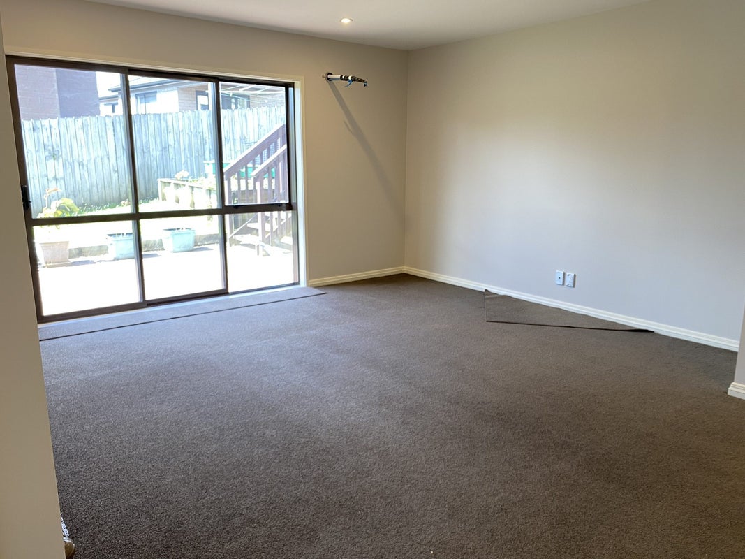 4 Kilear Close, Pinehill, Auckland - Carousel 2