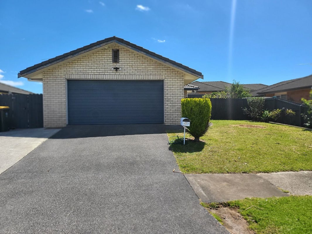 27 Tussock Avenue, Mangere, Auckland - Carousel 2