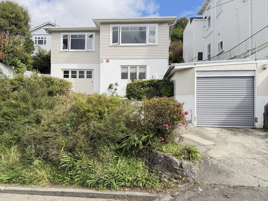 12 Mertoun Terrace, Highbury, Wellington - Carousel 1